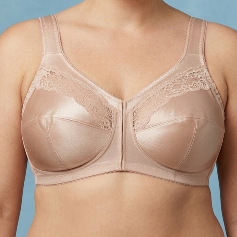 GLAMORISE Comfort Lace Front-Close Full-Coverage Women's Bra in Nude. Size 52DD.